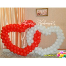 Два сердца белое и красное из шаров Два сердца белое и красное из шаров